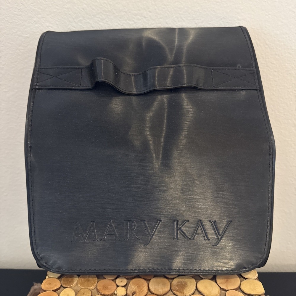 Mary Kay Roll Up Hanging Cosmetic/Toiletries Travel Bag with 4 Removable Pouches - Picture 1 of 6